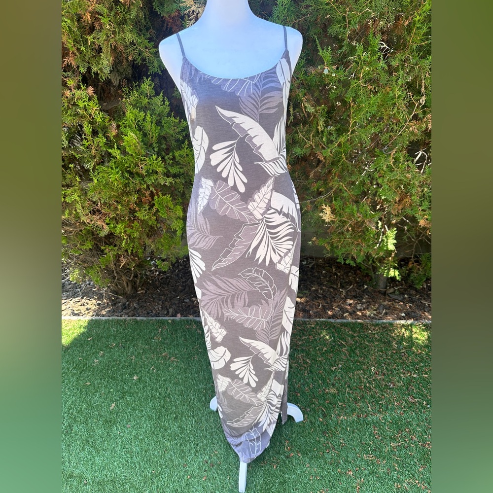 Women’s Tropical Getaway Leaf Print Maxi Hawaiian Dress size Small